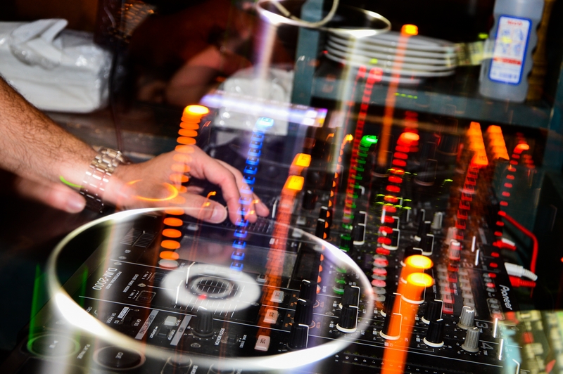 Bistrobar Live Hamra on Saturday Night